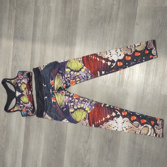 Gym Girl Made USA Butterfly Graphic Leggings Pants Work out Yoga Set Top Small - Picture 2 of 8